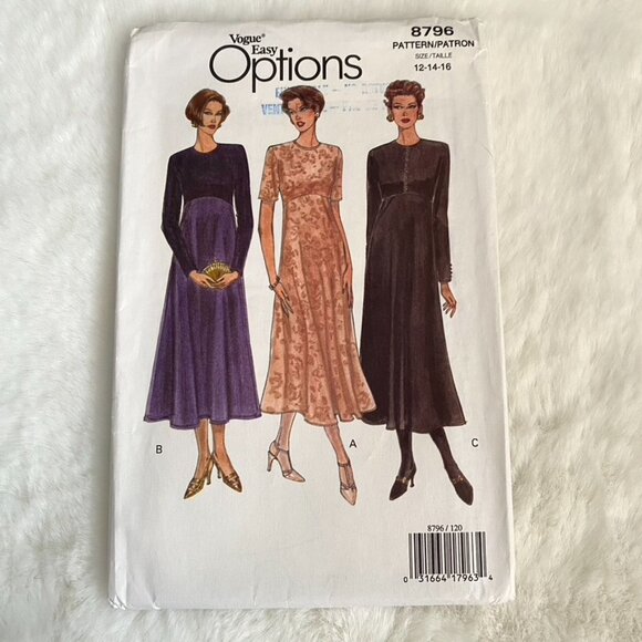 3 Vogue Sewing Patterns - Picture 4 of 7